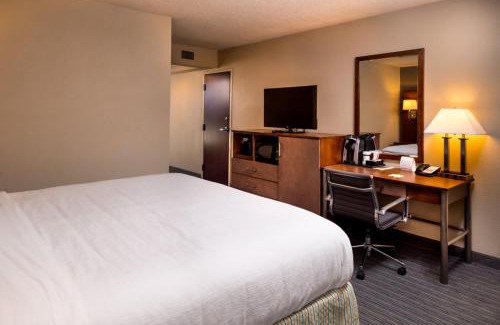 Central Oklahoma City Hotel | Holiday Inn Hotel & Suites Oklahoma City North by IHG