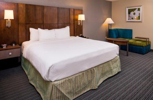 Central Oklahoma City Hotel | Holiday Inn Hotel & Suites Oklahoma City North by IHG