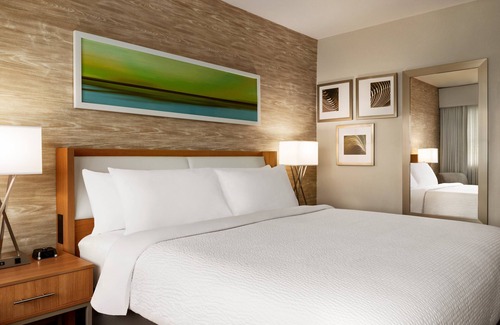 Mid Beach Hotel | Holiday Inn Miami Beach - Oceanfront by IHG