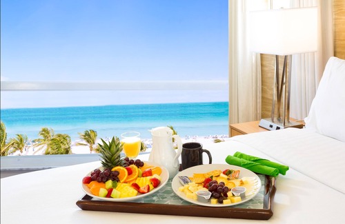 Mid Beach Hotel | Holiday Inn Miami Beach - Oceanfront by IHG