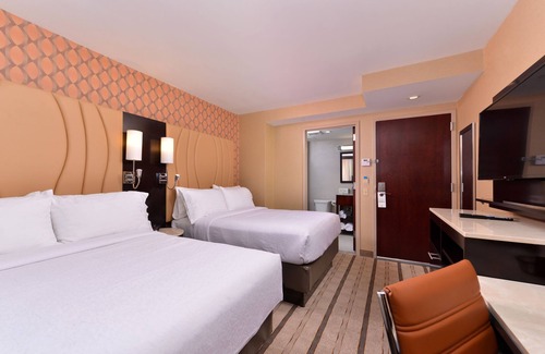 Garment District Hotel | Holiday Inn New York City - Times Square by IHG