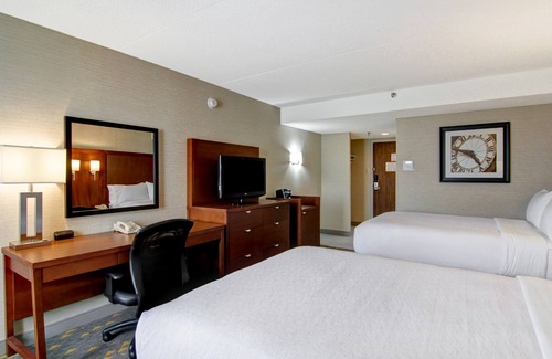 Oakville Hotel | Holiday Inn Oakville Centre by IHG