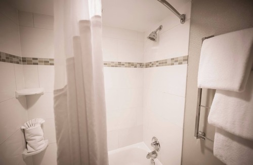 Glenwood South Hotel | Holiday Inn Raleigh Downtown - Capital by IHG