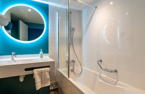 Centre Erlon Hotel | Holiday Inn Reims Centre by IHG (Chambres Rénovées)