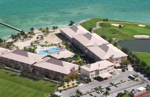 Crystal Harbour Hotel | Holiday Inn Resort Grand Cayman, an Ihg Hotel