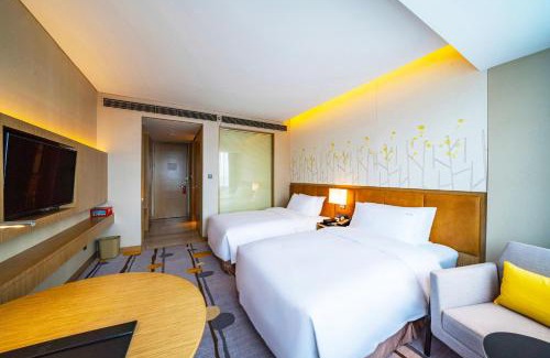 Wujiang District Hotel | Holiday Inn Shaoguan Downtown by IHG