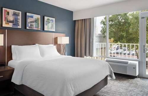 Downtown Hotel | Holiday Inn Sioux Falls-City Centre by IHG