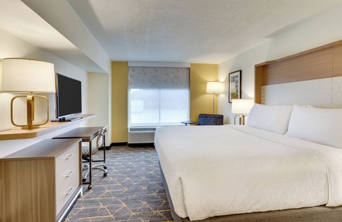 Verona Hotel | Holiday Inn Staunton Conference Center by IHG