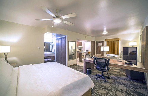 Chihuahua Hotel | Holiday Inn Hotel & Suites Chihuahua by IHG