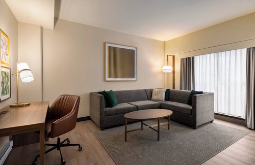 Downtown Vancouver Hotel | Holiday Inn & Suites Vancouver Downtown by IHG