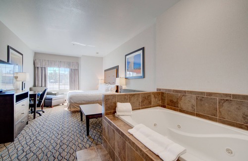 West Yellowstone Hotel | Holiday Inn - West Yellowstone by IHG