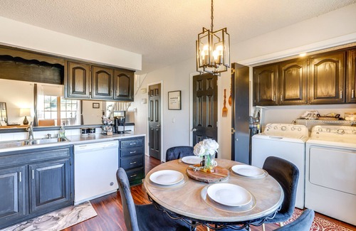 Eureka Springs Casa | Holiday Island Escape w/ Panoramic Lake Views