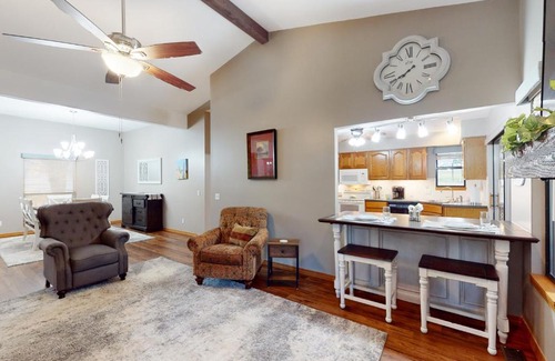 Eureka Springs Casa | Holiday Island Hideaway