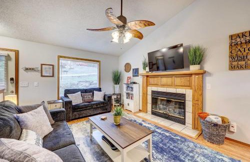 Eureka Springs Casa | Holiday Island Vacation Rental with 2 Balconies