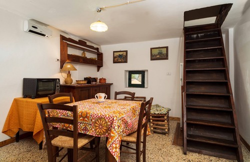 Rovittello Casa | Casa de vacaciones 'Casetta Ebraica' con vistas a la montaña, balcón y Wi-Fi