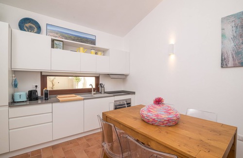 San Pasquale Casa | Holiday Home 'Dodi Uno' with Sea View, Wi-Fi and Air Conditioning