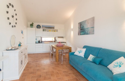 San Pasquale Casa | Holiday Home 'Dodi Uno' with Sea View, Wi-Fi and Air Conditioning