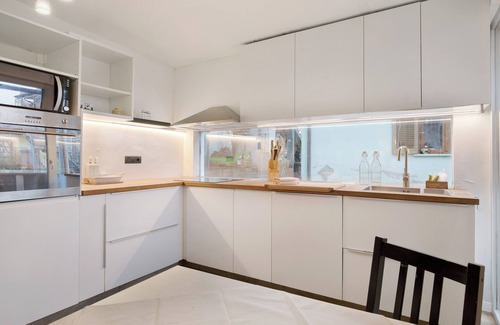 Santo Stefano di Magra Casa | Casa de vacaciones 'Gli Ulivi' con jardín privado, Wi-Fi y aire acondicionado