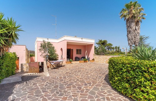 Torre Specchia Ruggeri Apartamento | Apartamento vacacional "Monolocale Amare 2" cerca de la playa con jardín