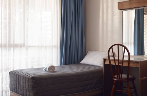 Narooma Hotel | Holiday Lodge Motor Inn