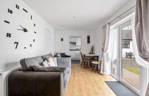 Reydon Cabina | Holiday Lodges just 1 mile from Southwold with ample parking and garden area.