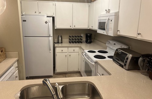 Crescent Beach Casa | Holiday Oasis -5 minutes to Beach and boat ramp; pets welcome