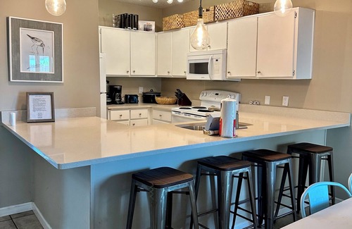 Crescent Beach Casa | Holiday Oasis -5 minutes to Beach and boat ramp; pets welcome