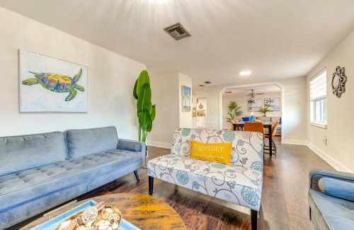 Holiday Casa | Holiday Oasis with Heated Pool Near Gulf Beaches!