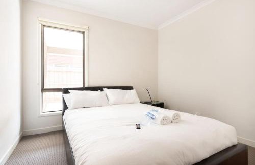 Truganina Casa | Holiday Rental 6 KING BD 12PPL