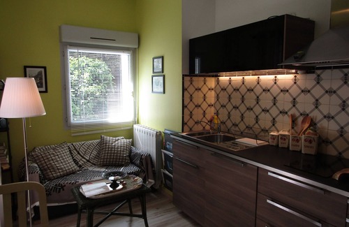 Meze Apartamento | Alquiler de vacaciones en jardín privado en el puerto