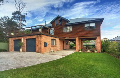 Callala Bay Casa | Holiday Retreat Jervis Bay - 5 Min Walk to Bay