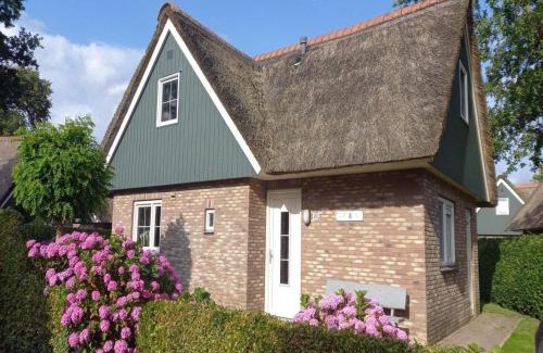 Sint Maartensvlotbrug Casa | Holiday retreat, near forest
