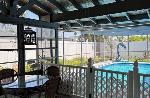 Regency Park Casa | Holiday Specials - Ask! Dog-Friendly Tropical Getaway with a Covered Pool