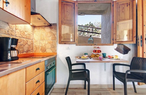 Santa Maria de Guía de Gran Canaria Villa | Estudio vacacional 'Maya' con vistas al mar, terraza privada y Wi-Fi