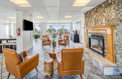 Panama City Beach Hotel | Holiday Terrace Beachfront Hotel, a By The Sea Resort