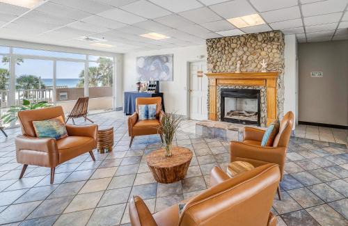 Panama City Beach Hotel | Holiday Terrace Beachfront Hotel, a By The Sea Resort