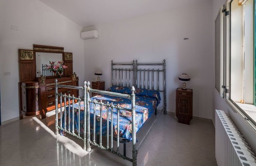 Corigliano D'Otranto Villa | Villa de vacaciones en alquiler con gran piscina privada, 5 dormitorios y 4 baños m550