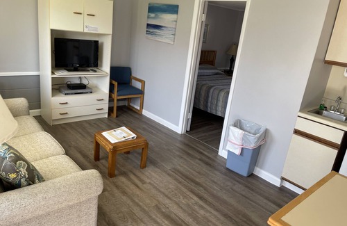 West Yarmouth Hotel | Holiday Vacation Condominium