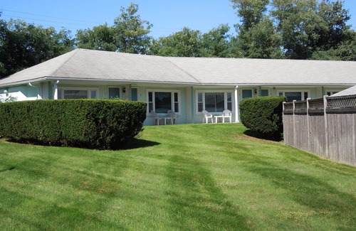 West Yarmouth Hotel | Holiday Vacation Condominium