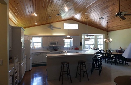 Lake County Casa | Holiday Vacation Rental Home