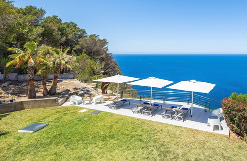 Badia Blava Villa | Villa 'Bay Blue' con vistas al mar, Wi-Fi y aire acondicionado