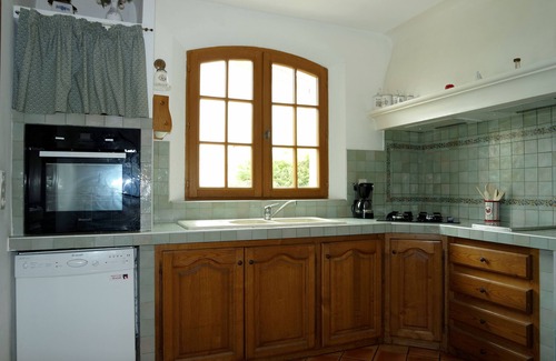 La Tour-d'Aigues Villa | Casa de campo con piscina Les Vignes - casas de Luberon. com