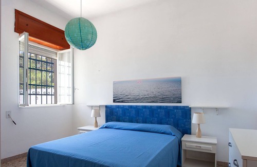 Torre Chianca Chalet De Esquí | Holiday villa with large courtyard in front of the beach 3 bedrooms m730