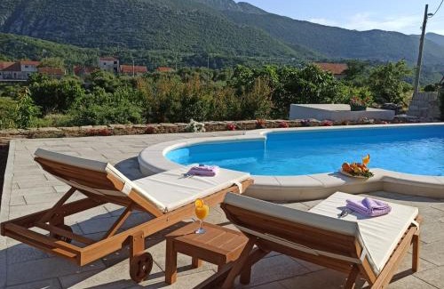 Omis Casa | Holiday Village Home Kamenica