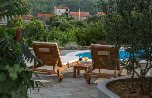 Omis Casa | Holiday Village Home Kamenica