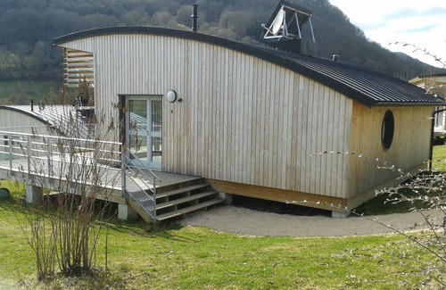 Menet Chalet De Esquí | CENTRO DE VACACIONES DE LAGO MENET / frente al lago de 14 hectáreas