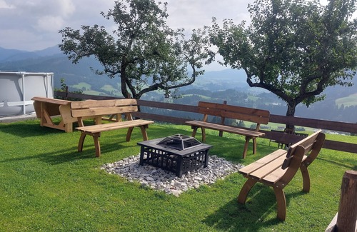 Fieberbrunn Apartamento | Vacaciones en la granja de huevos recientemente construida y familiar