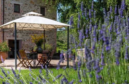 Umbertide Apartamento | Sus vacaciones en un antiguo convento en Umbría 15 'de Perugia, en la frontera con la Toscana