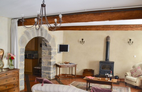 Lagrasse Apartamento | Vacaciones en Lagrasse. Estudio en planta baja situado en el jardín amurallado con piscina.