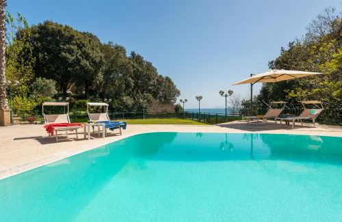 Posillipo Apartamento | Holidays Naples Family - Pool in front of Capri